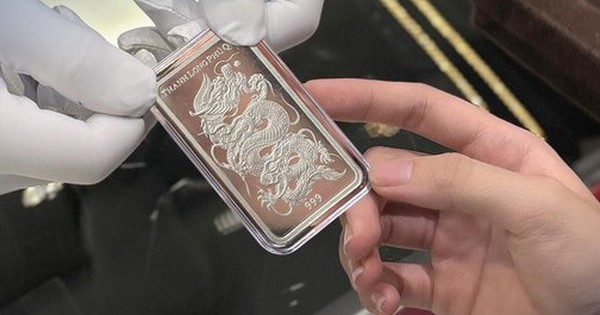 Giá bạc ổn định ở mức hơn 64 triệu đồng/kg