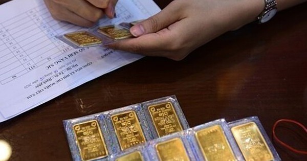 Lý do người mua vàng lỗ nặng