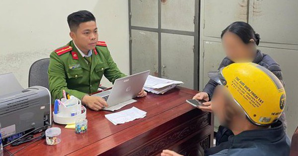 Cụ ông, cụ bà ở Hà Tĩnh đến trình báo: Liên tục có số điện thoại lạ gọi đến, đọc chính xác thông tin cá nhân và yêu cầu chuyển khoản