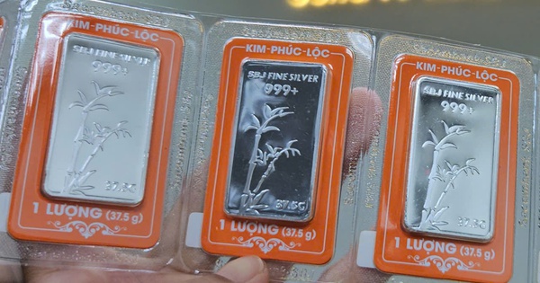 Giá bạc hôm nay 19-1: Tiếp tục lập đỉnh mới